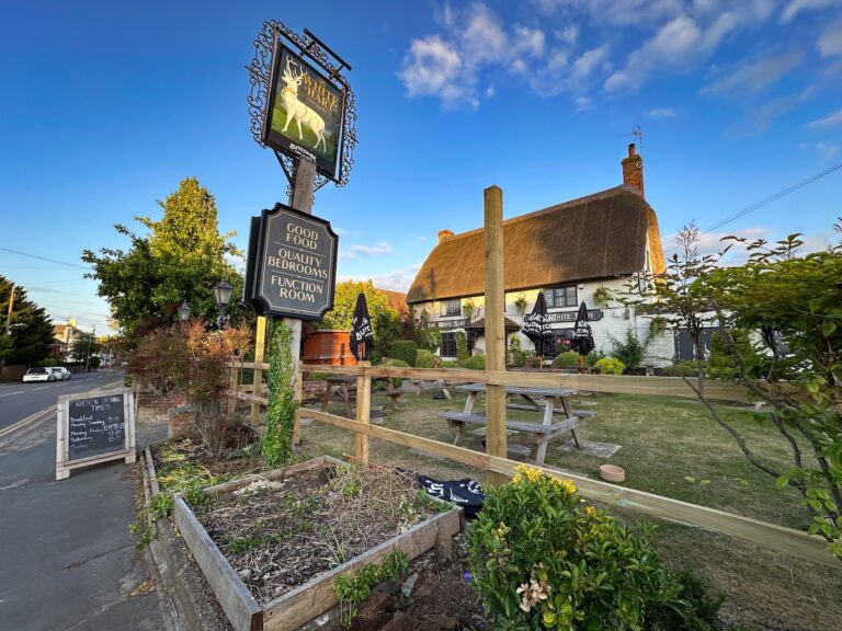 The White Hart in Wroughton, een hondvriendelijke overnachtingsplek onderweg naar Wales